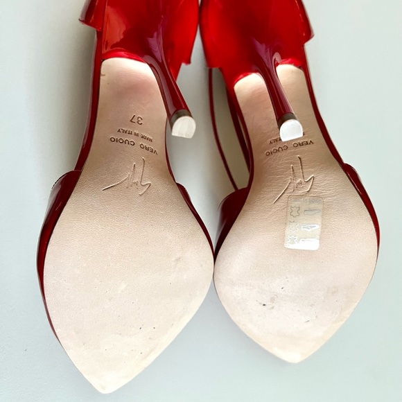 Brand new Giuseppe Zanotti Patent Red Pumps, 37 - Picture 7 of 7